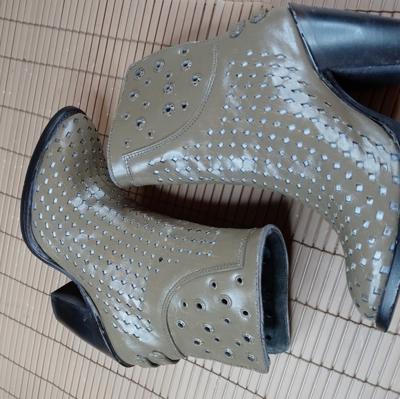 Corral C3200 women's Boots Laser Punched Hand Painted Taupe Leather Size 7 M. Wo - Picture 9 of 11